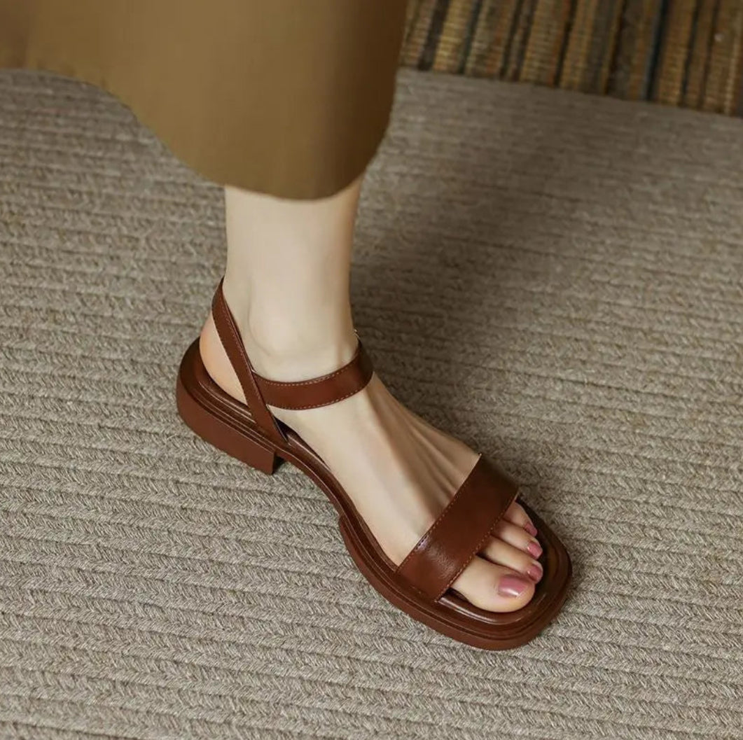 LINDY | ELEGANT SANDALS