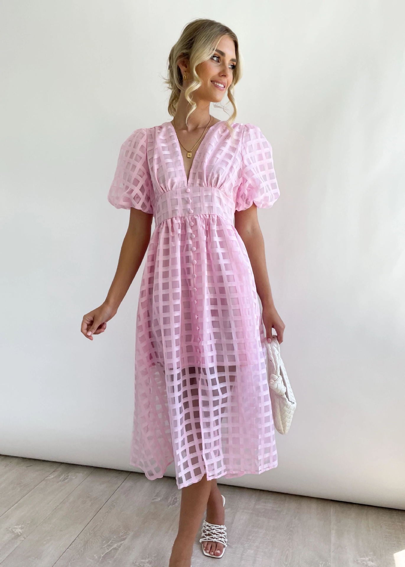 ZERA | PATTERNED FABRIC PUFF SLEEVE MIDI DRESS.