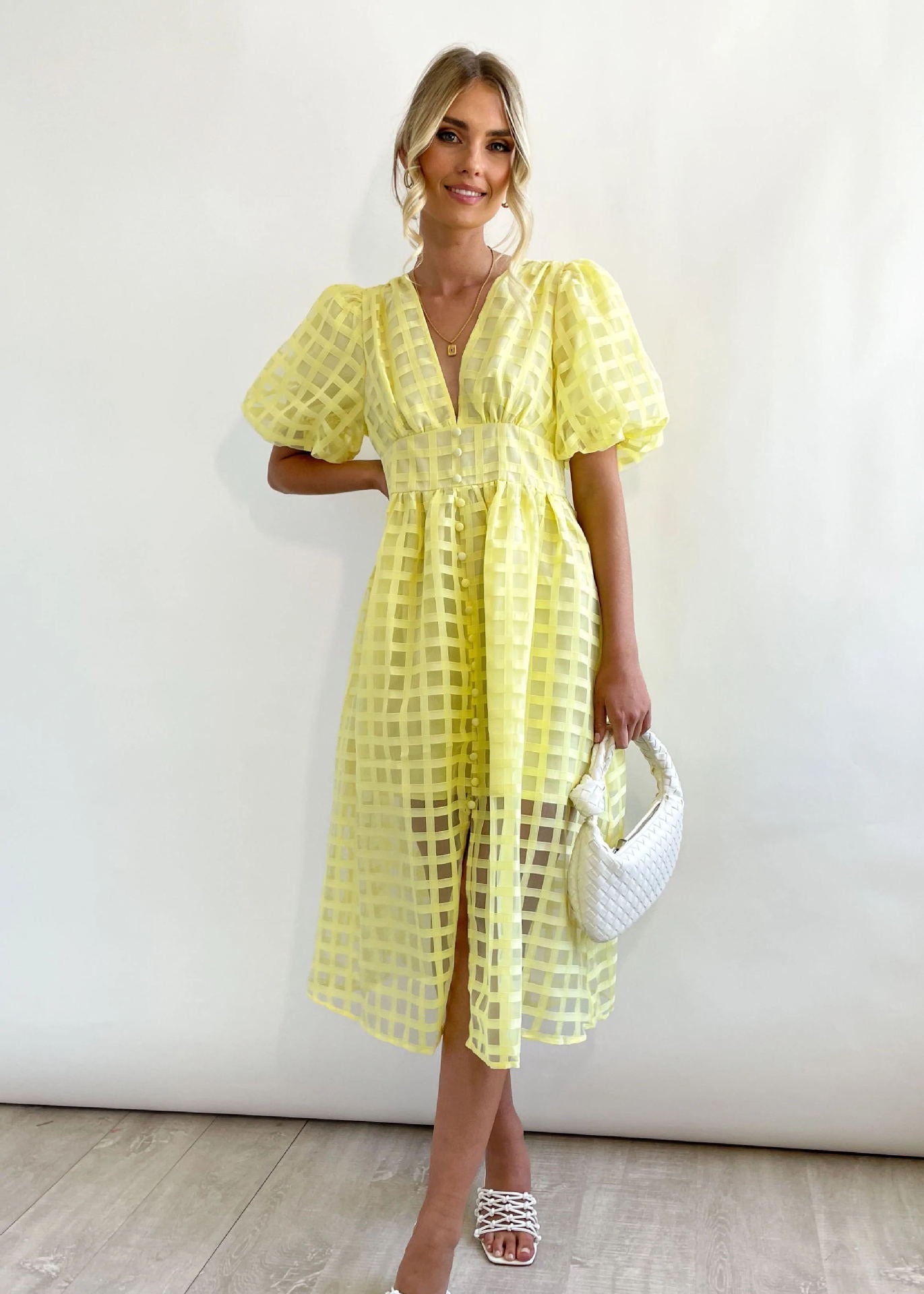 ZERA | PATTERNED FABRIC PUFF SLEEVE MIDI DRESS.