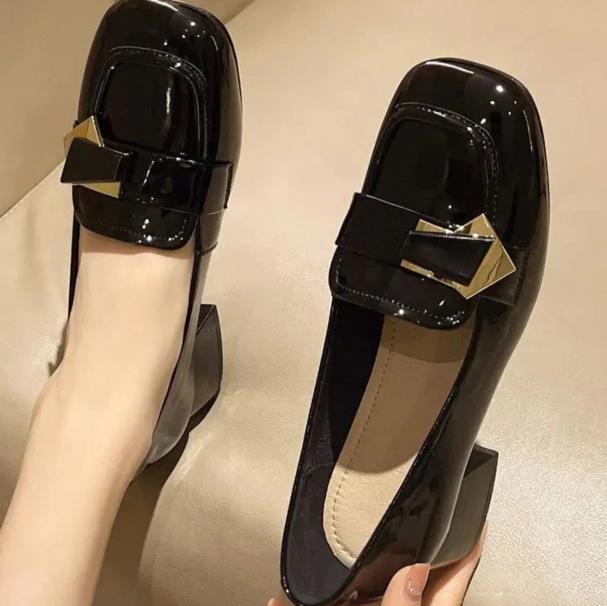 Dorothy | Glossy Bow Loafer Pumps