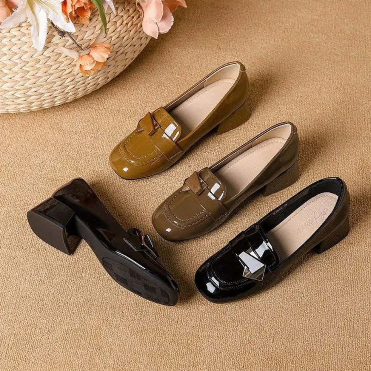 Dorothy | Glossy Bow Loafer Pumps