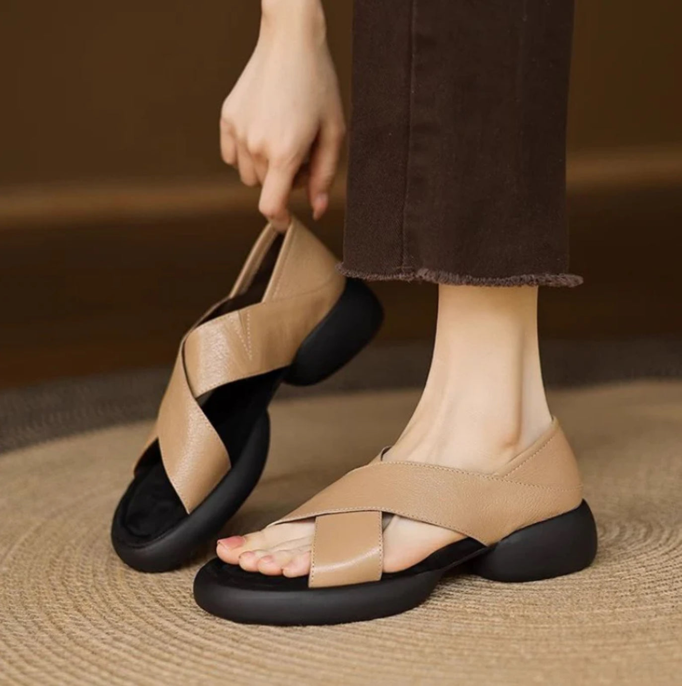 Ruth | Royal Cushioned Cross Sandals