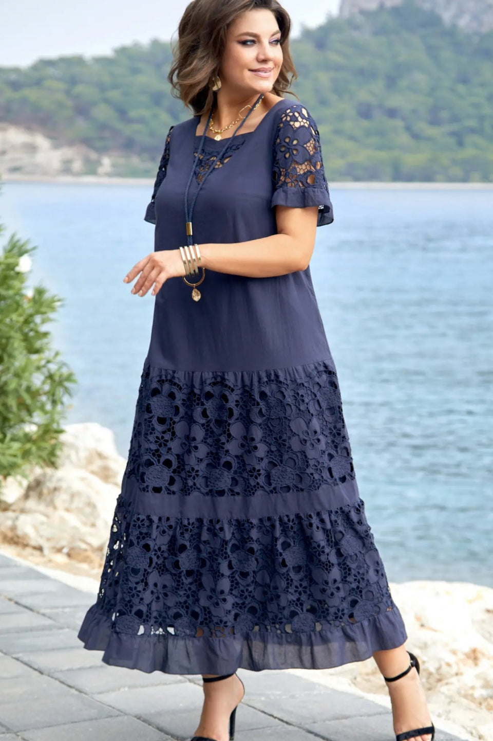 Serène – Navy Blue Lace Maxi Dress